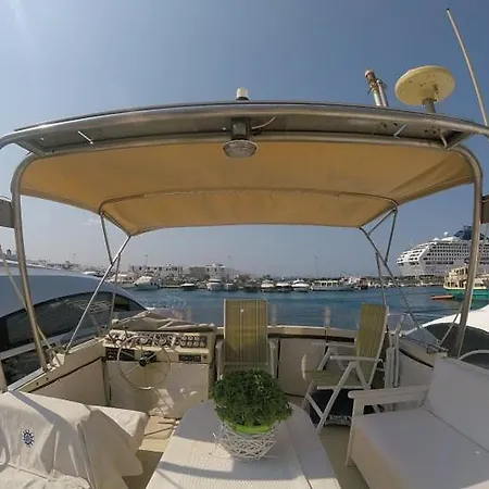 Botel Mykonos Yacht Stay - 2 Private Rooms With Private Toilet&Shower In A Shared Yacht *